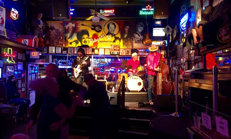 Robert's Western World