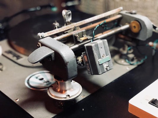 The vinyl lathe at Leesta Vall Sound Recordings