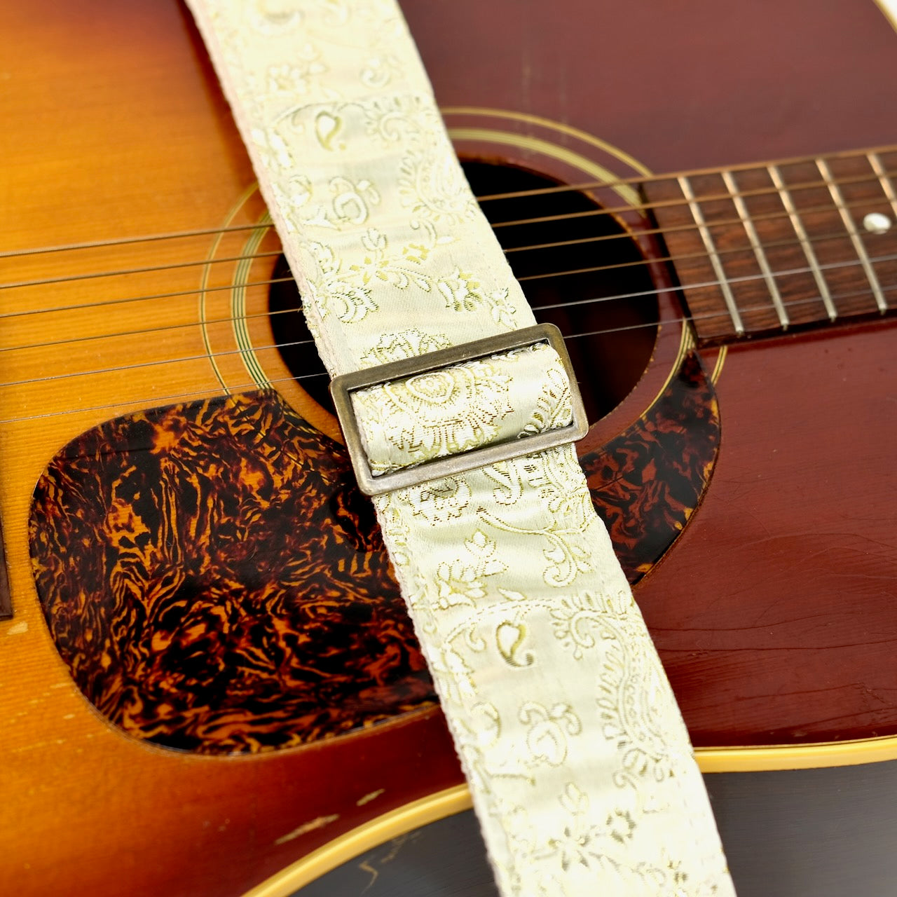 Floral Guitar Strap in Grove End