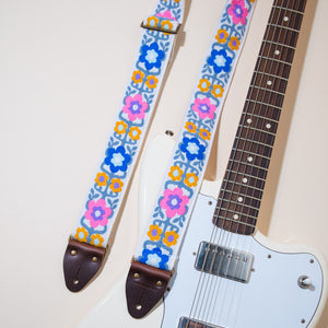Vintage Guitar Strap in Fryemont Street Product detail photo 1